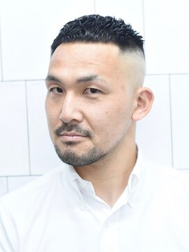 メリケンバーバーショップ コウベ(MERICAN BARBERSHOP KOBE) ハイスキンフェード刈り上げフレンチクロップにイメチェン1