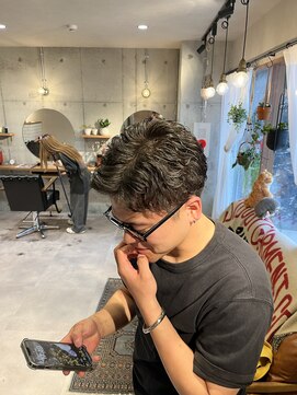 強めニュアンスで短髪でもバチイケ！