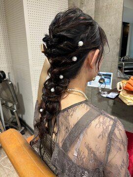 ヘアーアンドメイク ファット(Hair&Make PHAT) ガーリーゆるふわ編みおろし結婚式 二次会 お呼ばれ イベント