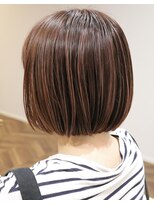 ウィスカーヘアー(whisker hair) 顎下ボブ ピンクハイライト
