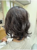 癖毛をいかしたパーマ風スタイル