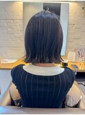 外ハネ切りっぱなしボブ