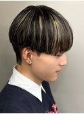 ハイライトツイストパーマアップバング短髪メッシュ