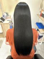 エスト(est)&nbsp;うる艶暗髪ロングストレート【新宿/髪質改善/４０代/５０代】