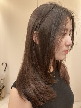 ブリス(VLISS) ミディアム レイヤーカット 顔周りレイヤー 透明感 20代30代40代