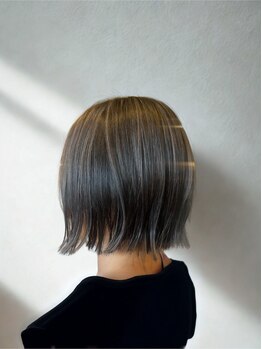 カウンセリングを重視し、一人一人に似合うバランスに仕上げます。自宅での再現性も高く、スタイリングも◎