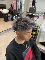 イーラ アメ村店(era)&nbsp;メンズパーマホワイトメッシュツイストジェットモヒカン