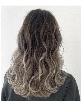 シエル(Ciel) ホワイトバレイヤージュ☆