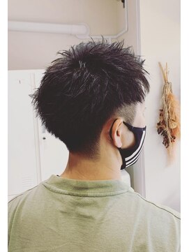 リーフ(Re-F) ツーブロ刈り上げショート