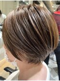ショートボブ×マットベージュ