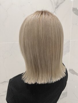 クララ ヒロシマ(CLALA Hiroshima) 透明感ホワイトベージュぱつっとBOB