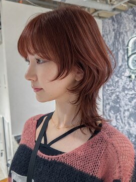 シオン(shion) ウルフレイヤー前髪カットピンクベージュミディアム_ba583711
