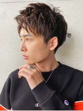 【メンズカット&炭酸頭皮ケア￥4400】お任せもOK◎クセすらも活かす技術でON/OFFキマるStyleへ。駐車場有