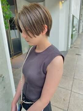 レフ(LEF) 【オダオススメ！】オリーブベージュ/ハンサムショート/前下がり