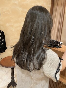 ビュートリアム265(BEAUTRIUM 265) オリーブカラー 暗めカラー 暗髪オリーブグレージュ セミロング