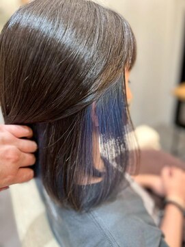 フリップビーアヴェダ(FLIP B AVEDA) 本八幡×インナーカラー×ケアブリーチ×ボブ×青