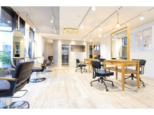 アコット(Acotto.)の雰囲気（キッズルームが埋まっていてもフロアでのご案内も可能です）