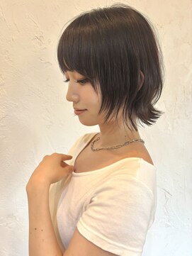 チリンバイロストシティー(Chillin by LOSTCITY) くびれレイヤー