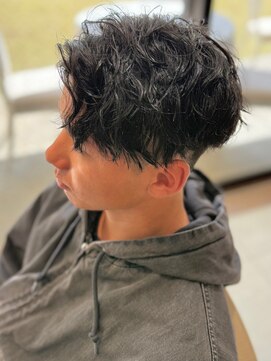 カインド 南青山(hair&make up KIND) チリつかないツイストスパイラル 縦落ちパーマ ツーブロック