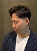 清潔感と知性を兼ね備えた、大人のためのアップバングスタイル