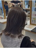 オリーブグレージュカラー