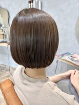 ファミリエ(familier) コンパクトボブ