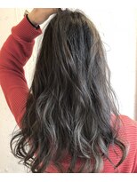 エイト 福岡天神店(EIGHT fukuoka)&nbsp;【EIGHT福岡】nabe_外国人風バレイヤージュシルバーアッシュ☆