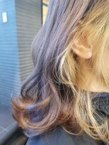 フルショウ 梅田(FURUSHO) レイヤーボブのラフウェーブ ハイライトカラー