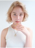 【デザインカラー】ブロンドヘアのウェーブボブ