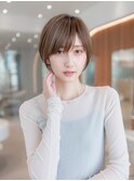 ヌーディカラー/前下がりボブ/小顔ヘア/大人ボブ