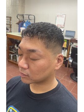 理容 鮎川 スッキリショートでアイロンパーマ