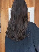 ユイル(Uil)&nbsp;小顔前髪顔周りレイヤー×グレージュカラー デザインカラー