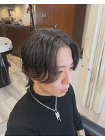 スパイア(SPIRE) マッシュウルフxセンターパート流しx束感MAX