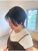 ネイビーブルーのナチュラルクラゲヘアー