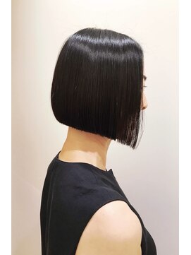 ピークアブー アヴェダ アトレ恵比寿(PEEK-A-BOO AVEDA) 前下がりボブ