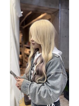 ココモ(KOKOMO) 【 NINA 】抜きっぱなしブロンド/エクステ長さだし