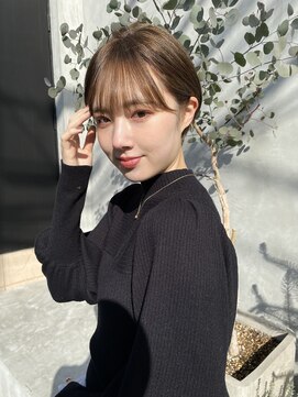 コーチ 新代田店(Coach) ベージュ×耳掛けタイトショート