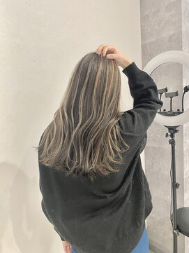 アンダーバーホワイト(_WHITE) ブラウンベージュ×バレイヤージュ