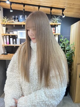 キラ 原宿(KILLA) ホワイトブロンド/ワイドバング/美髪/外ハネボブ/原宿/韓国