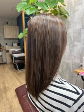 シアン(CYAN) ベージュハイライト