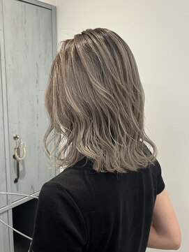 ロテ(LOTE.) 黒髪/クラゲヘアー/オリーブグレー/小顔/ココアベージュ/一宮