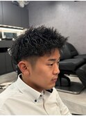スパイラルパーマツイストパーマアップバング短髪メッシュ