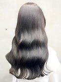 艶感ロング◎アイスグレージュで美髪ストレート