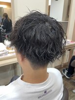 アルターリール(aL ter Rire)&nbsp;MEN’S HAIR/サーフカール/刈り上げセンターパート/中村