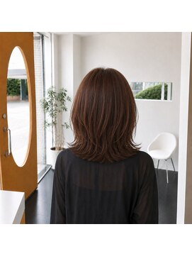 ビーアップヘアー(be:up hair) 30代におすすめの艶ブラウン外ハネミディアム