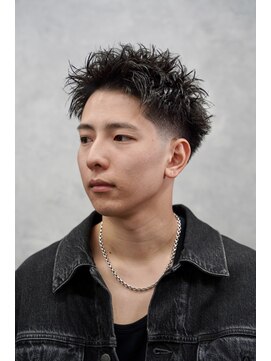 トラスト ザ バーバー 東京駅八重洲店(TRUST the Barber) スパイキーショート/フェード/テーパーフェード