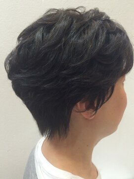 ビーピージェイズ 目黒店(BPJ’S) ゆるっとパーマでふんわりショートヘア