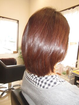コア フィール ア デイ(COIFFURE A DAY) 【見附今町M3D】ミセスミディーボブ