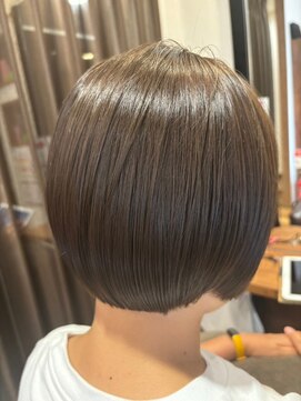 美容室ヒラトヤ 仙北店 大人可愛い丸みショートボブ×透明感艶カラーアッシュベージュ