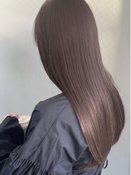 こだわりの商材で気になる癖やうねりを抑え扱いやすい髪質に♪あなた史上最高のサラサラ艶髪に導きます。